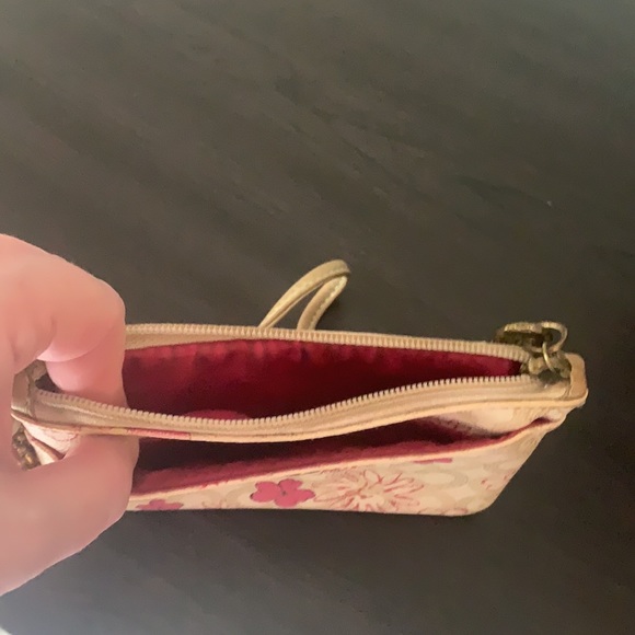 Coach wristlet cream with pink flower 🌸 design - Picture 4 of 10